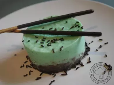 CHEESECAKE MENTHE-CHOCOLAT FACON AFTER-EIGHT