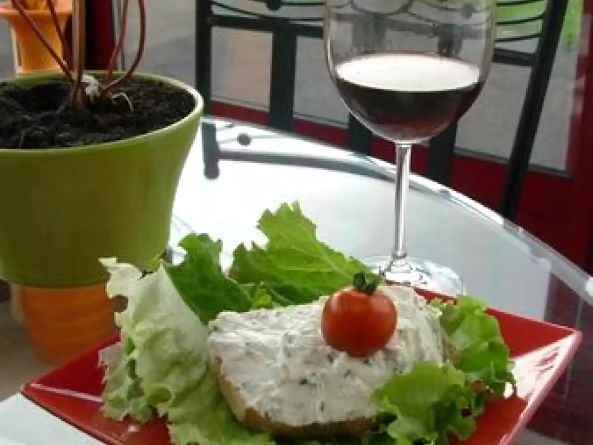 Chèvre frais maison, avec plein d'herbes et des cives !! - photo 2