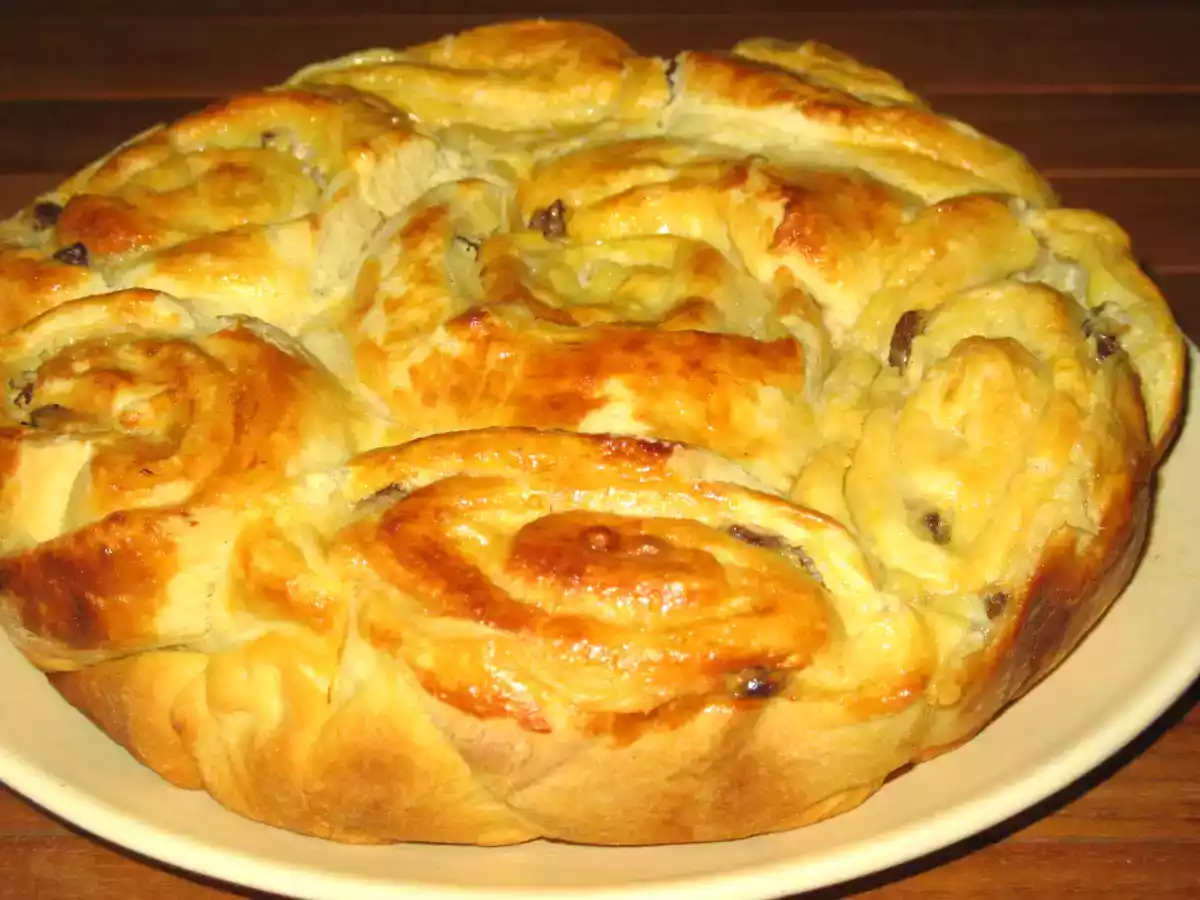 Chinois (brioche à la crème patissière et aux raisins)
