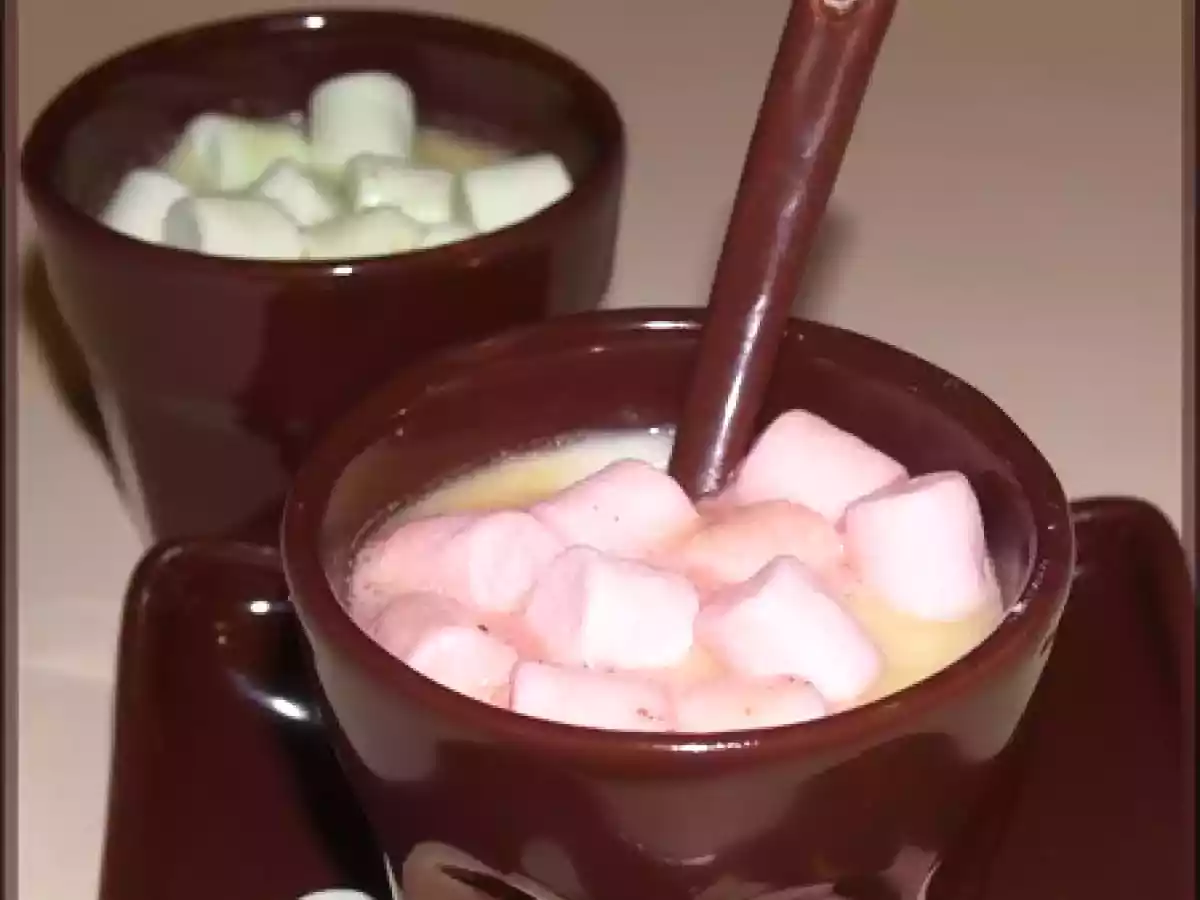 Chocolat Chaud au Chocolat Blanc et aux Marshmallows