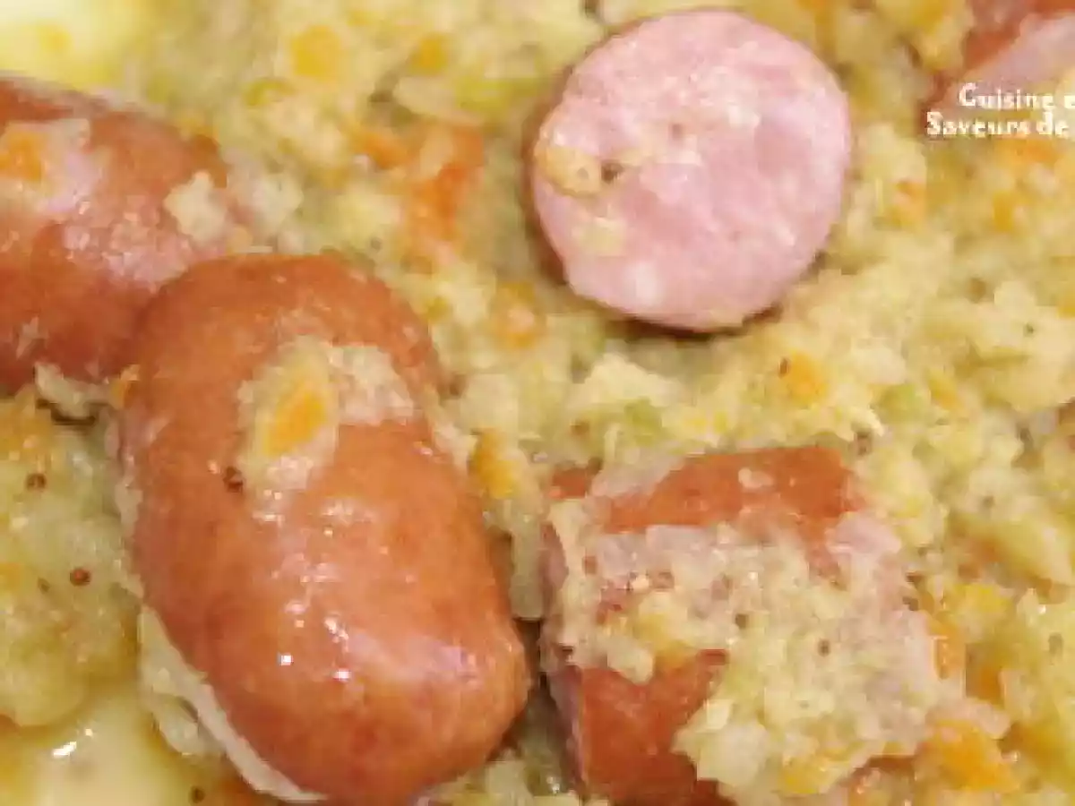 Chou chinois et saucisse de Montbéliard