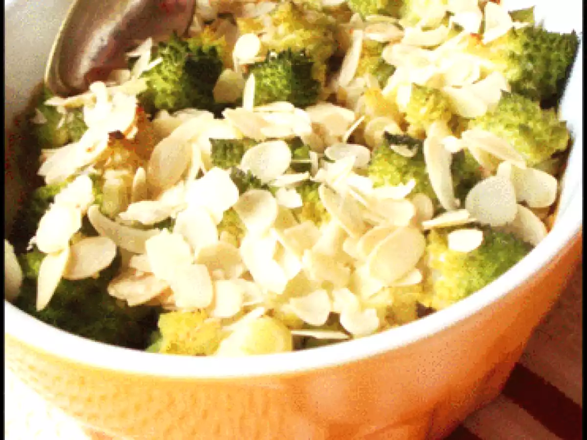 Chou romanesco gratiné au gorgonzola et aux amandes