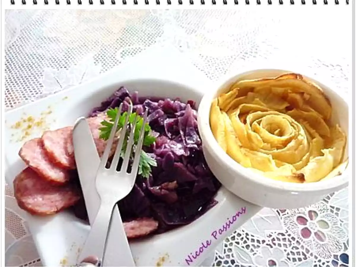 Chou rouge aux pommes et à la saucisse de Morteau