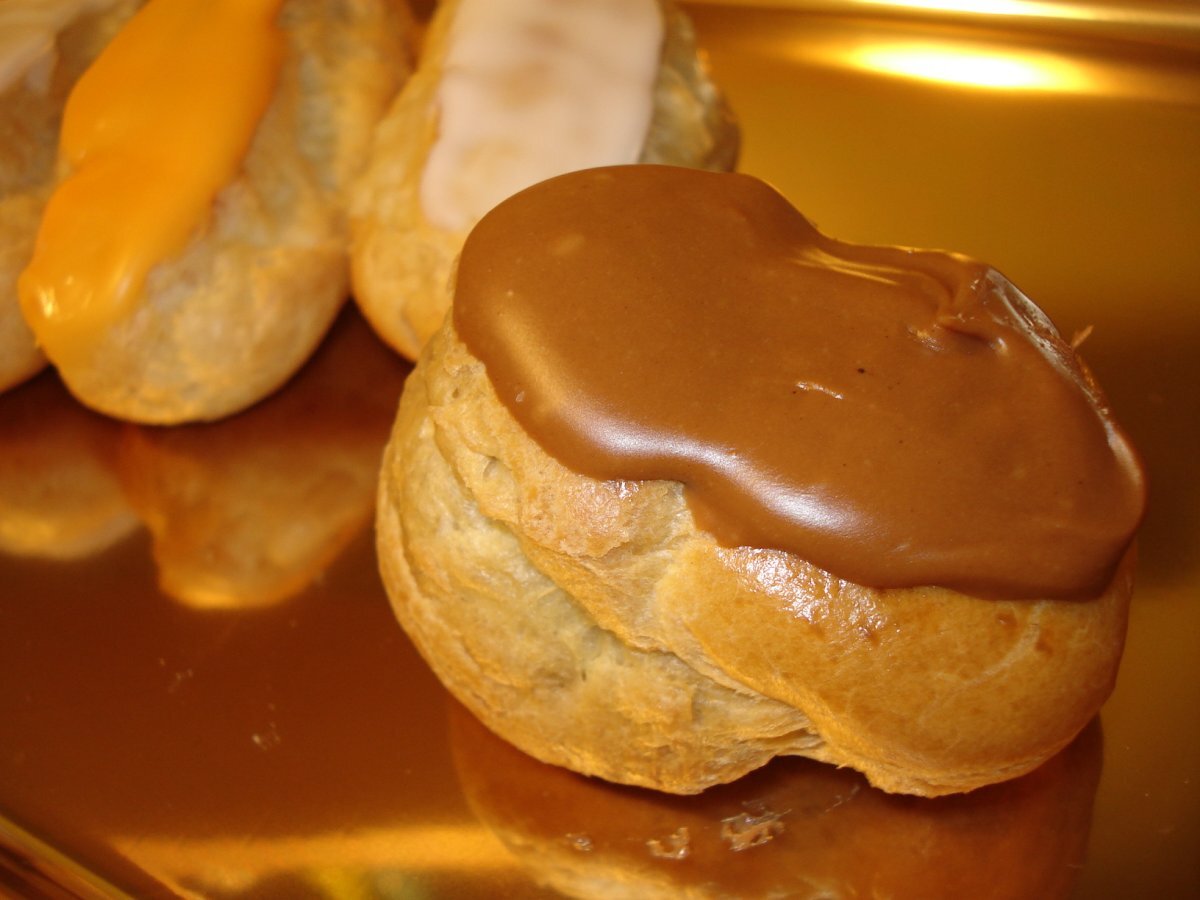 Choux à la crème au grand-marnier, vanille et chocolat. - Recette Ptitchef