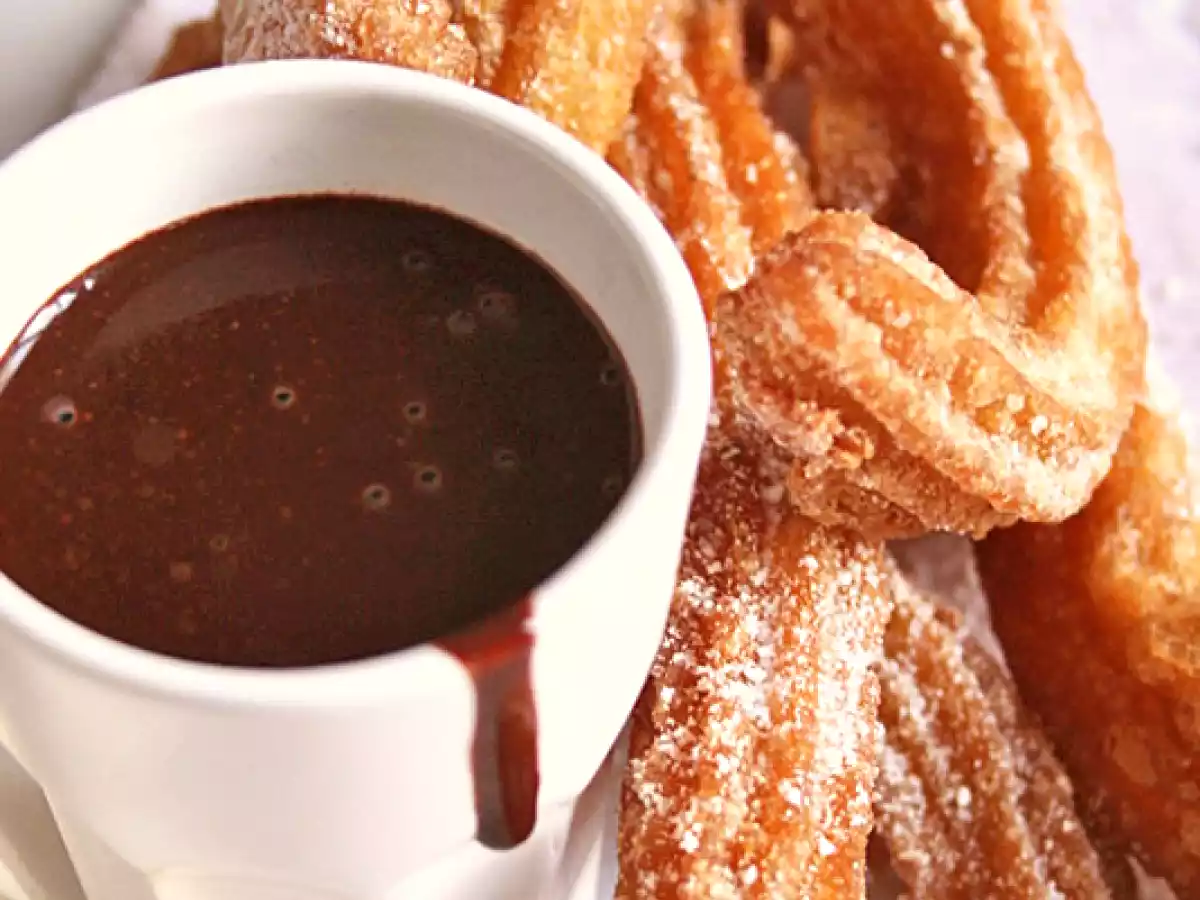 Churros & Chocolat Chaud à l'Ancienne