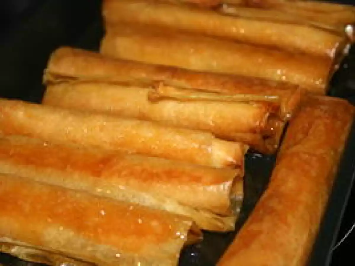 Cigares au miel et aux amandes