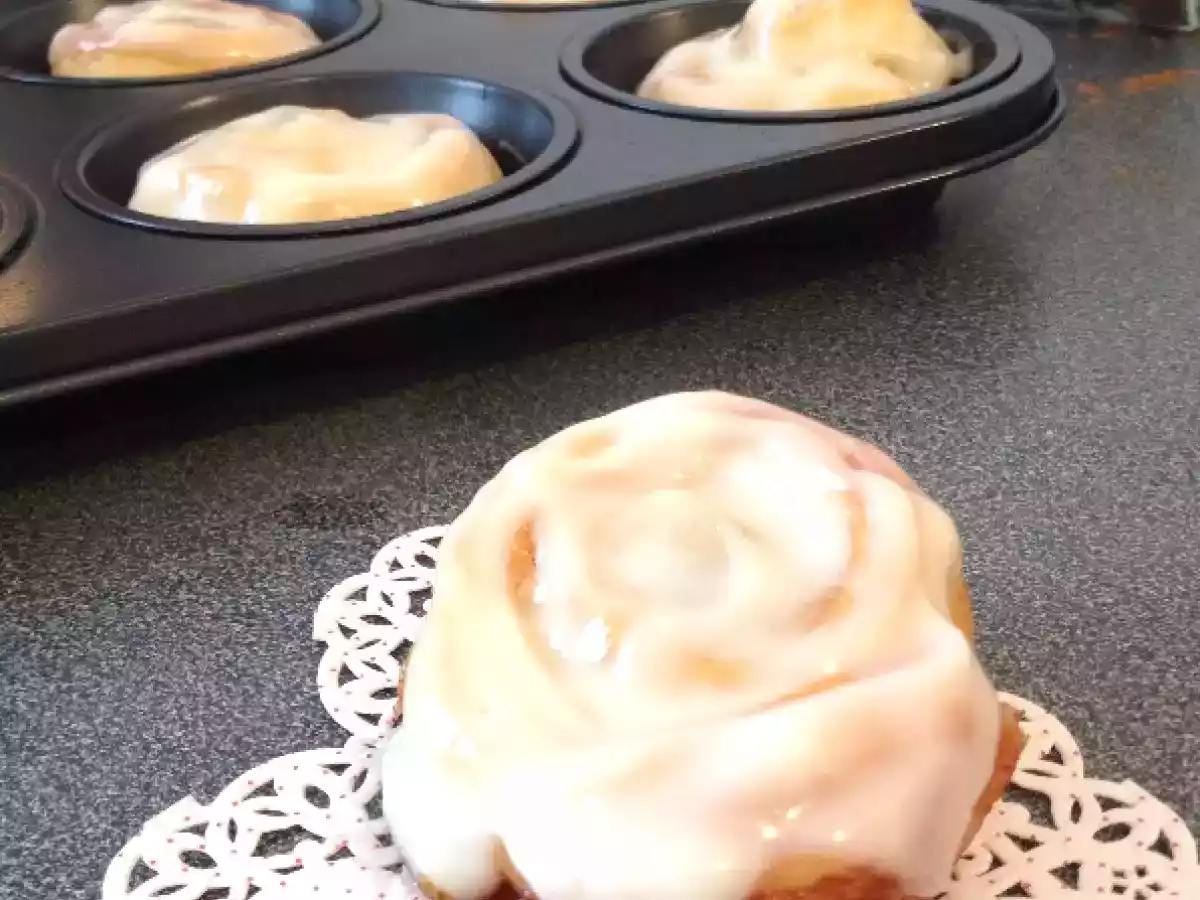 CINNAMON ROLLS EXPRESS