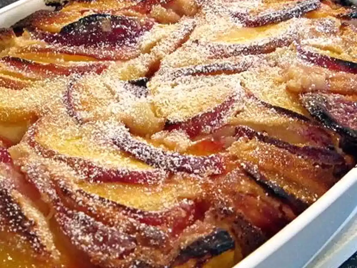 Clafoutis à la pêche et gingembre frais.