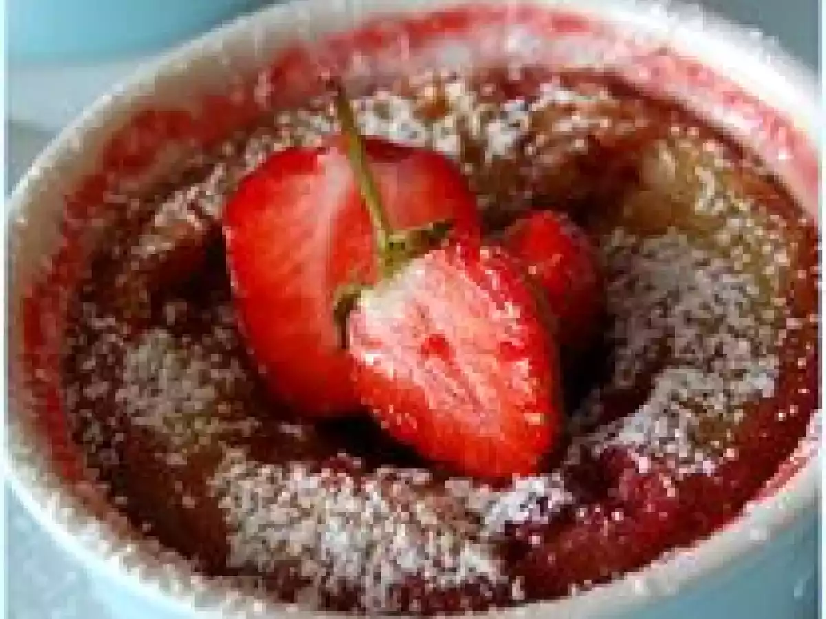 Clafoutis à la rhubarbe et aux fraises au parfum de clémentine - photo 2