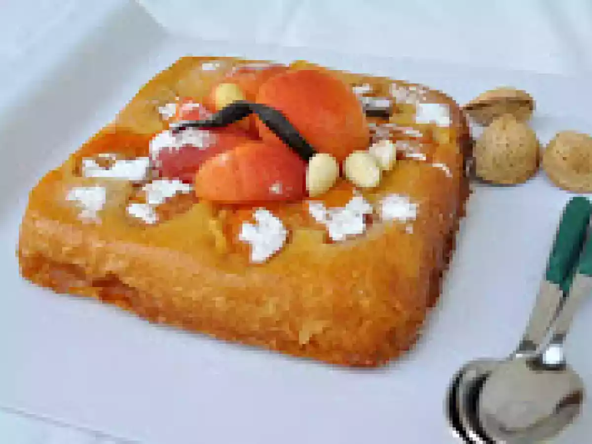 Clafoutis aux abricots caramélisés, amandes et fleur d'oranger - photo 2