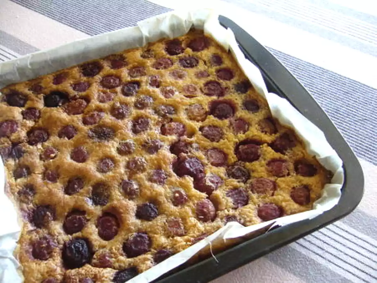 CLAFOUTIS AUX CERISES ET FARINE DE MAIS