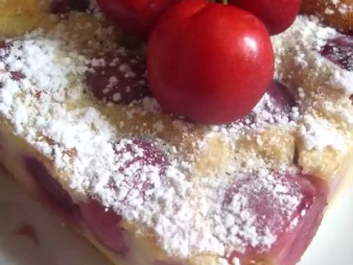 Clafoutis aux Cerises fondant et croustillant