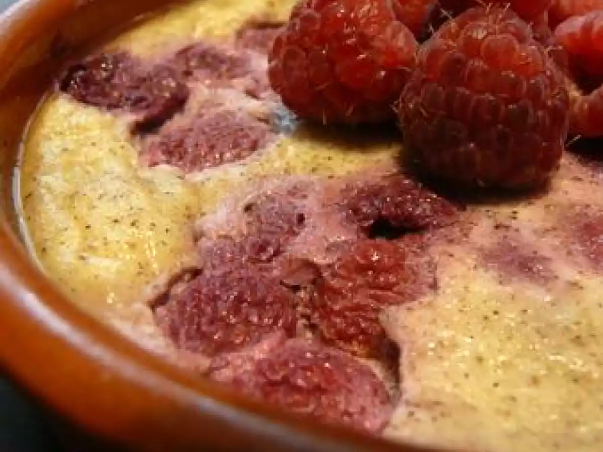 Clafoutis aux framboises et farine de sarrasin