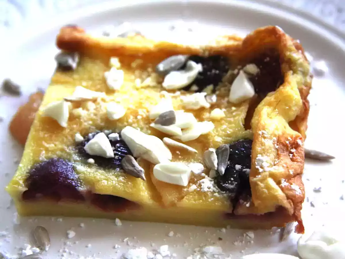 Clafoutis cerises, pêches, amandes fraîches - photo 3