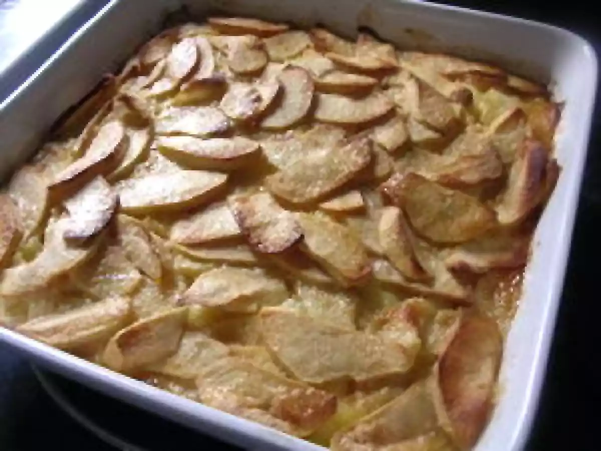 CLAFOUTIS CREMEUX AUX POMMES