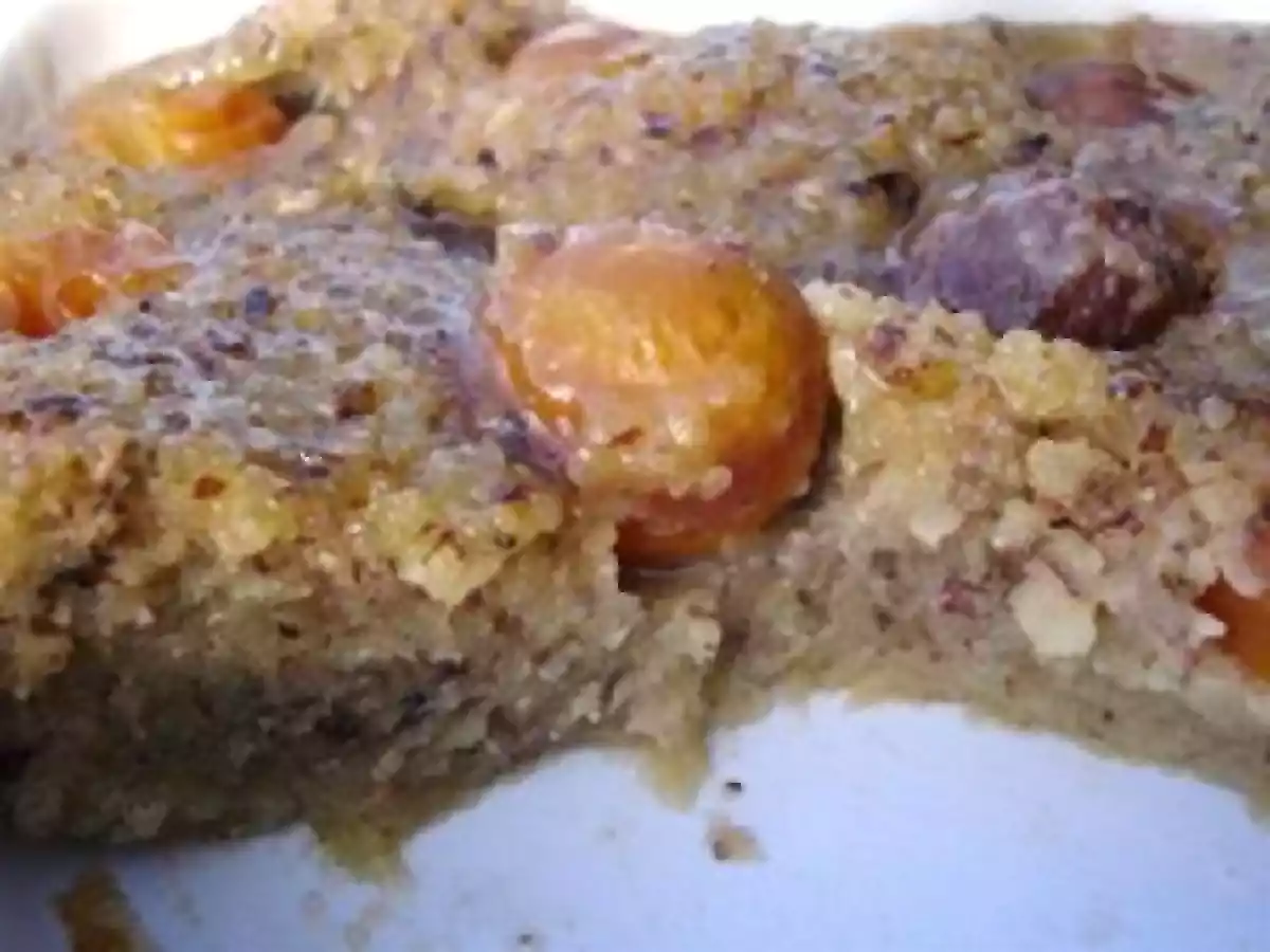 Clafoutis mirabelles, poudre de noisettes et cardamome