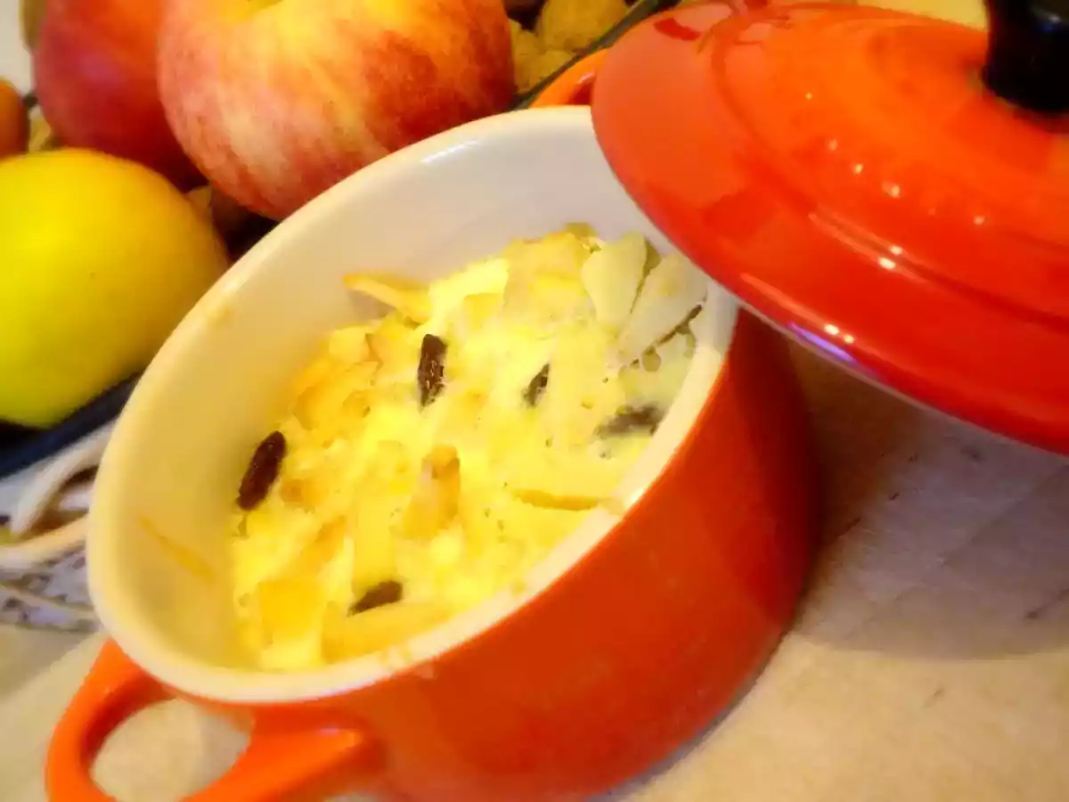 Clafoutis Pommes-Raisins en petites cocottes