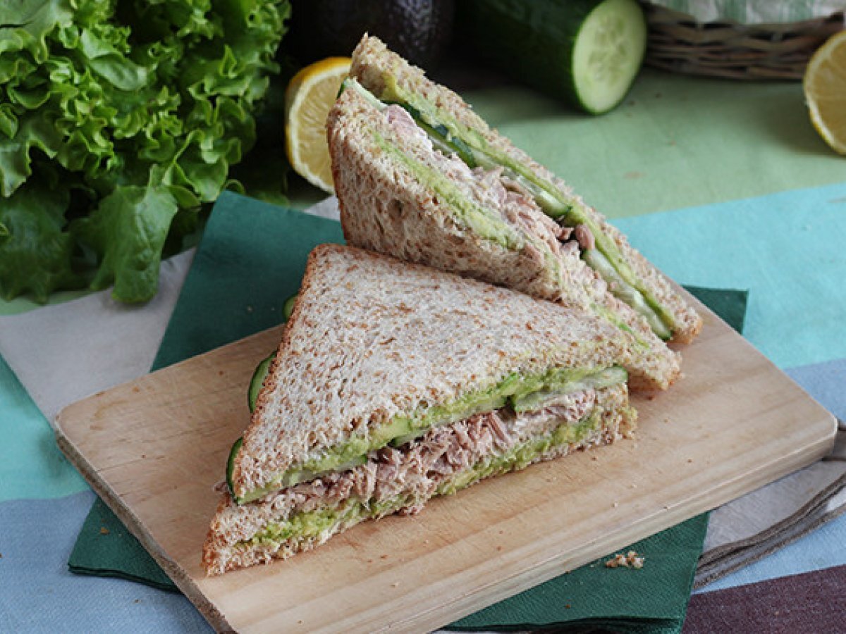 recette-de-club-sandwich-thon-avocat-facile-et-rapide