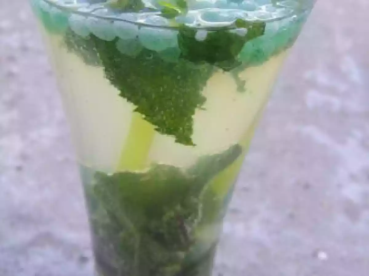 Cocktail : Mojito sans alcool à la menthe fraîche et menthe moléculaire