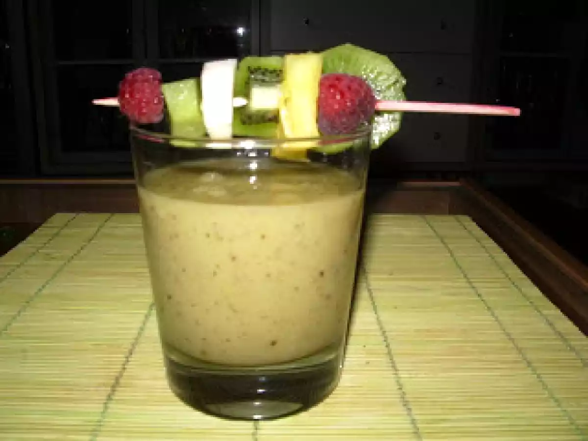 Cocktail multivitaminé aux kiwis pour matin difficile