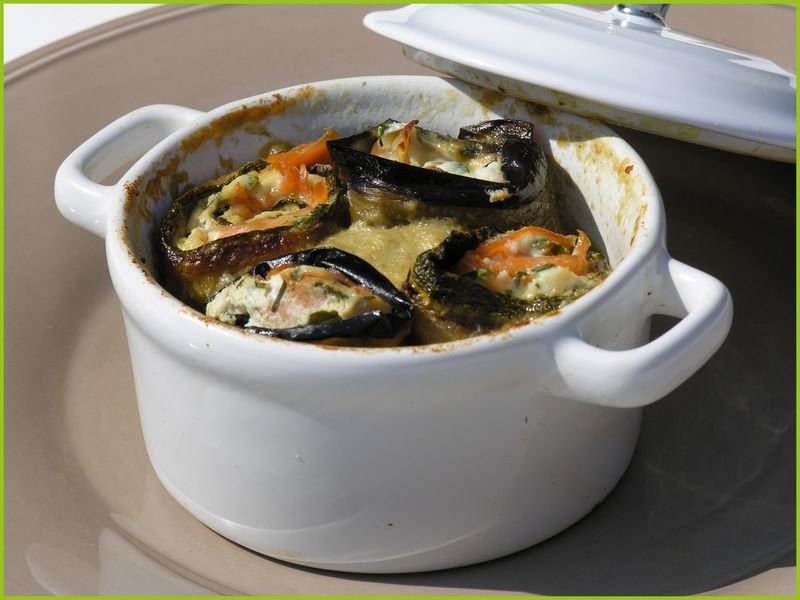 Cocotte d'aubergine et de courgette au saumon et au haddock à la crème