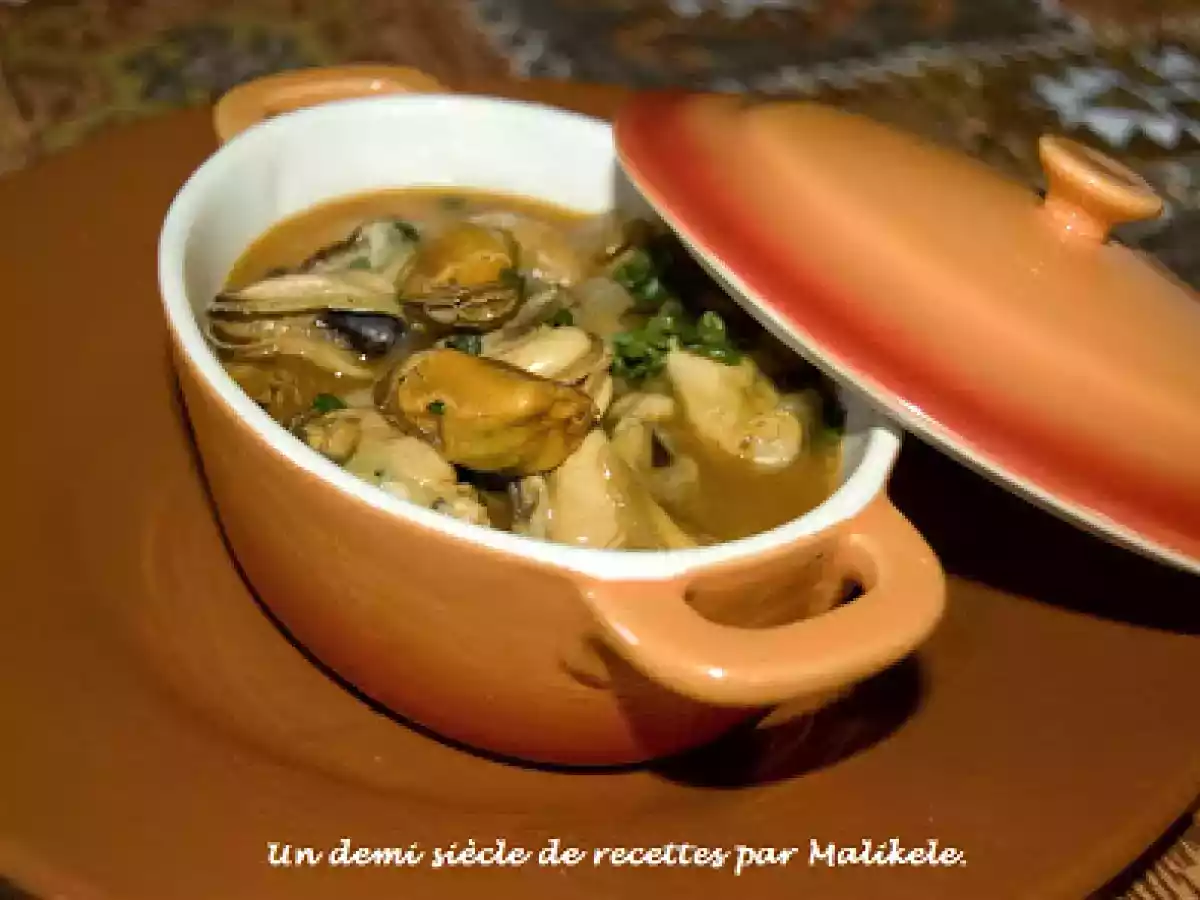 Cocotte de moules à la bordelaise