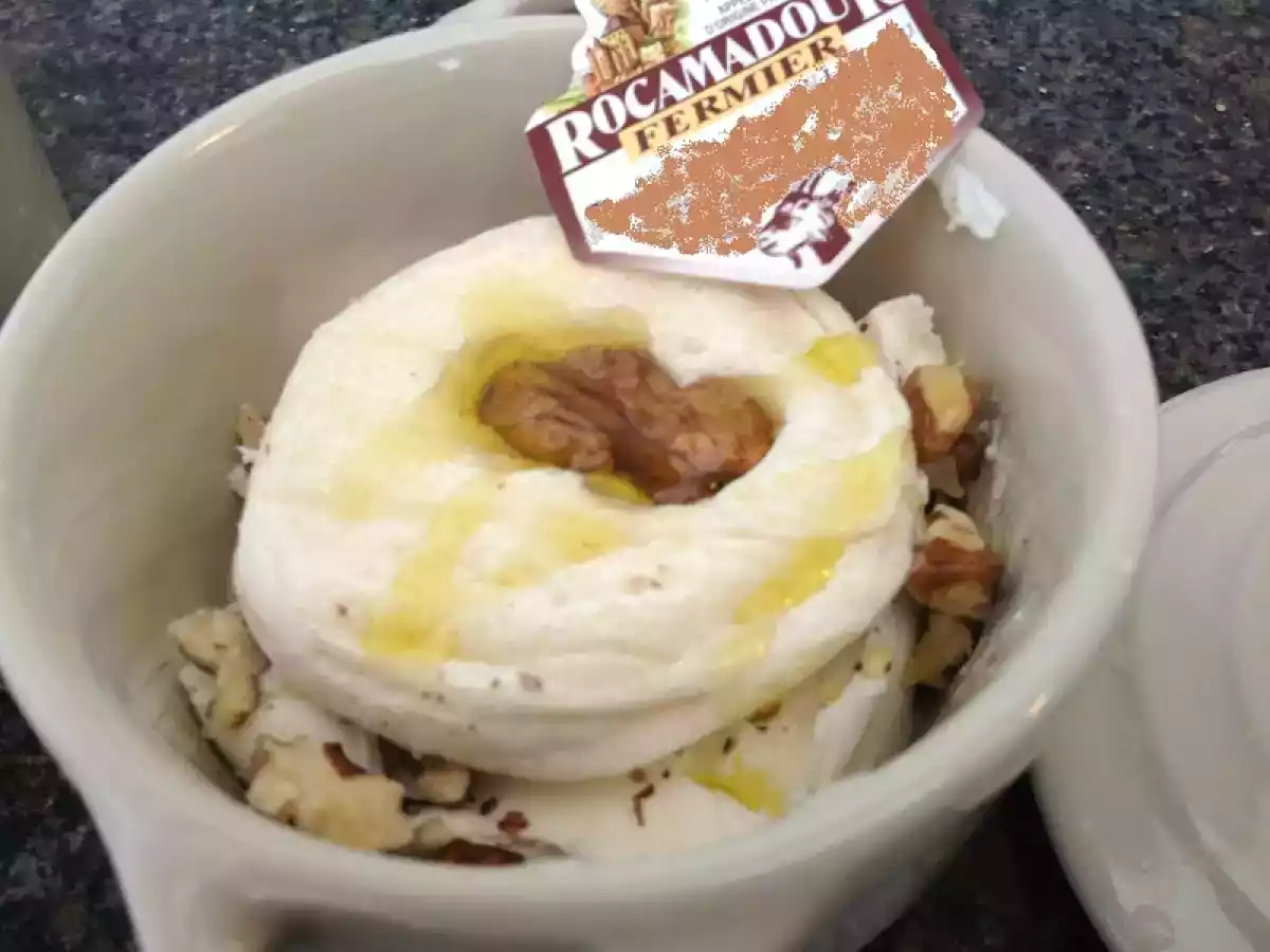 Cocotte de Rocamadour au mascarpone et aux noix