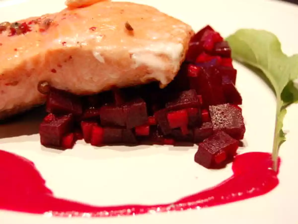 Coeur de filet de saumon mariné et mi-cuit, Salade de betterave, ...