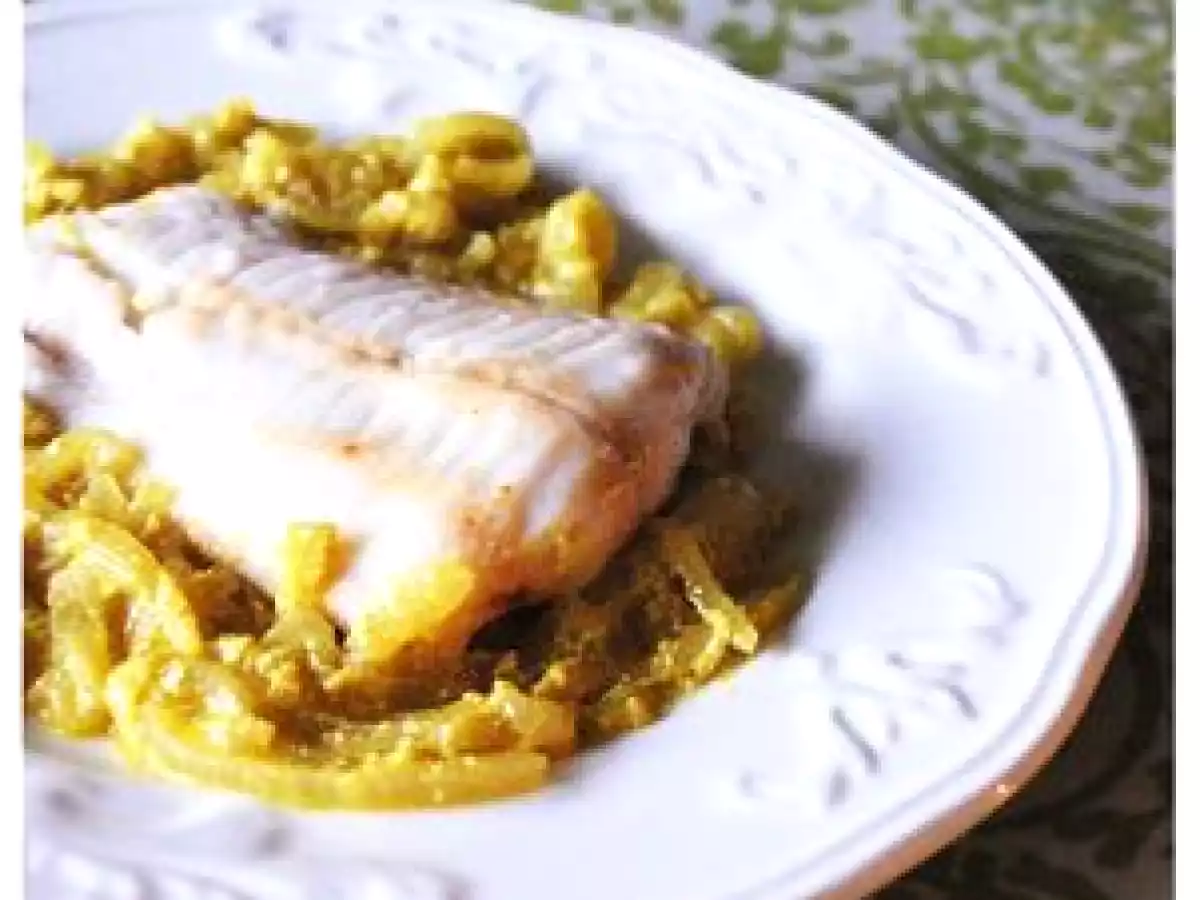 COLIN ou MERLU à la sauce au CURRY