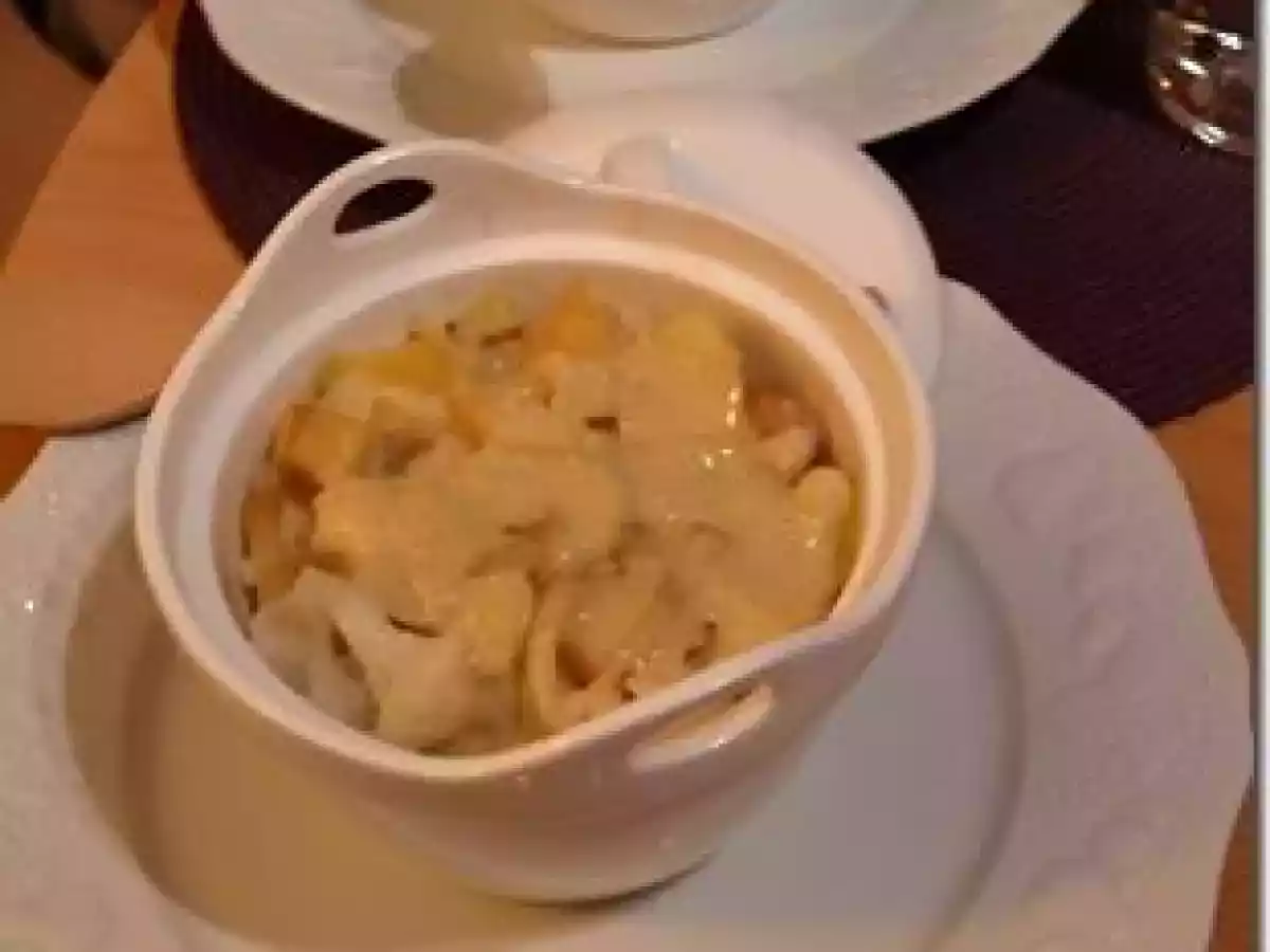 Comme un gratin de chou fleur, pommes, oignon et poulet sauce curry en cocotte !!