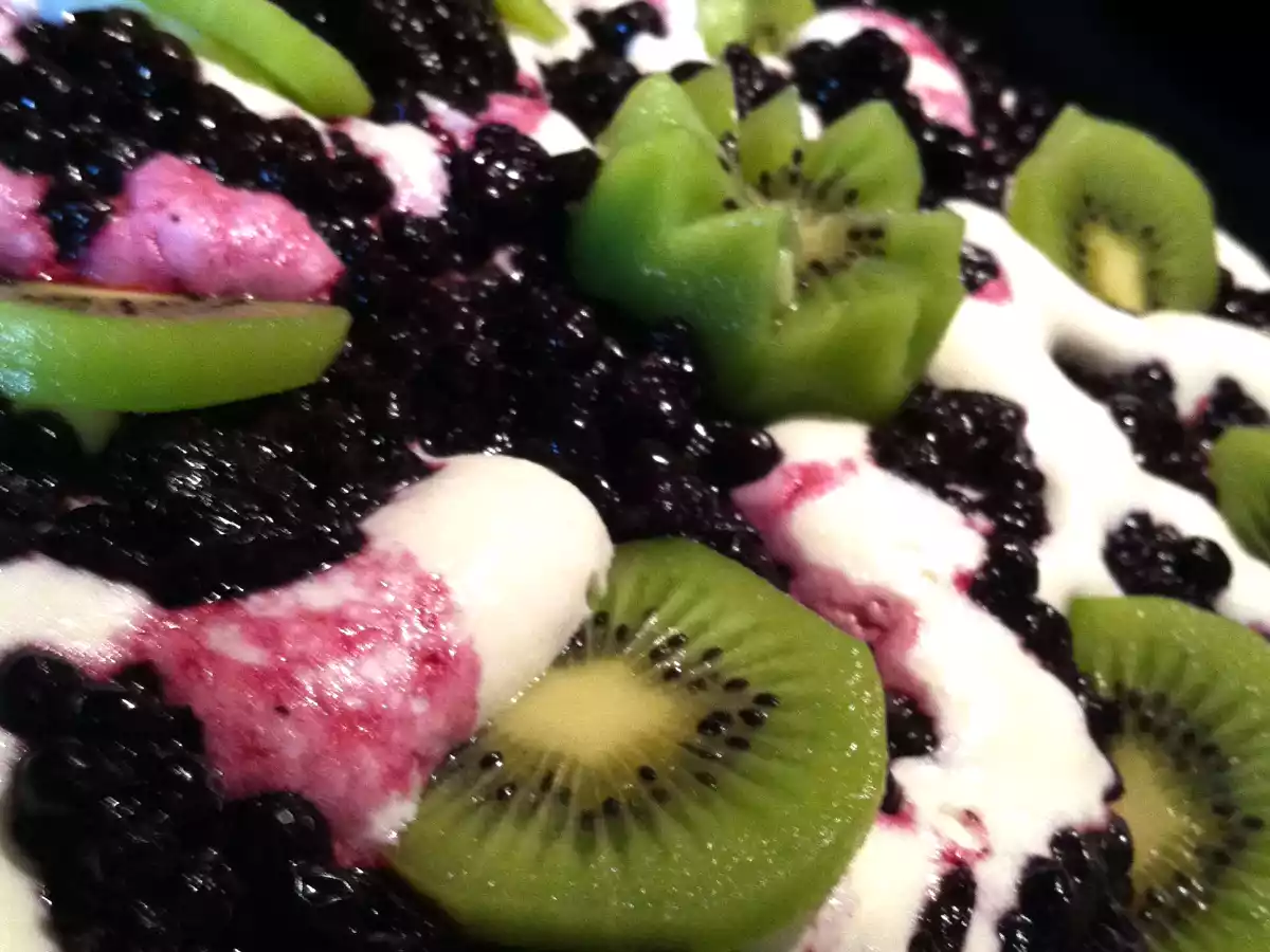 Comme un nuage: Pavlova Kiwi Myrtilles !