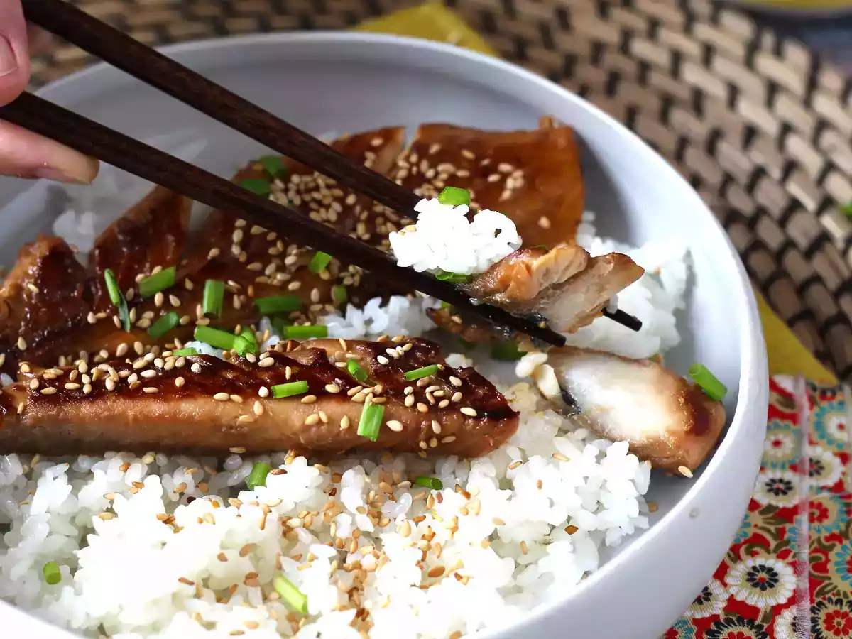 Comment cuisiner le maquereau? Essayez cette recette laquée à la sauce soja et miel! - photo 2