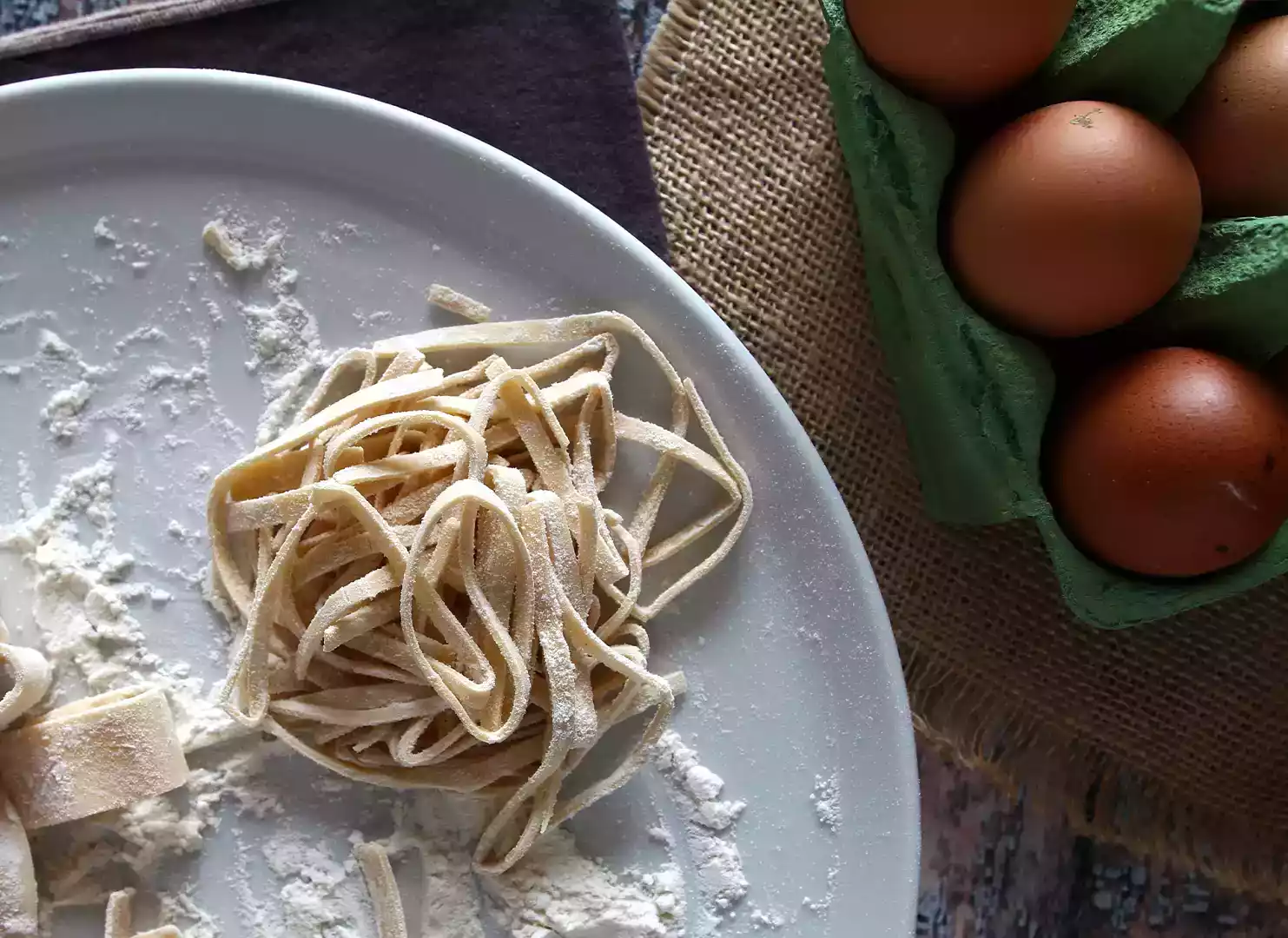 Comment faire des pâtes maison : les taglioni, des tagliatelle fines