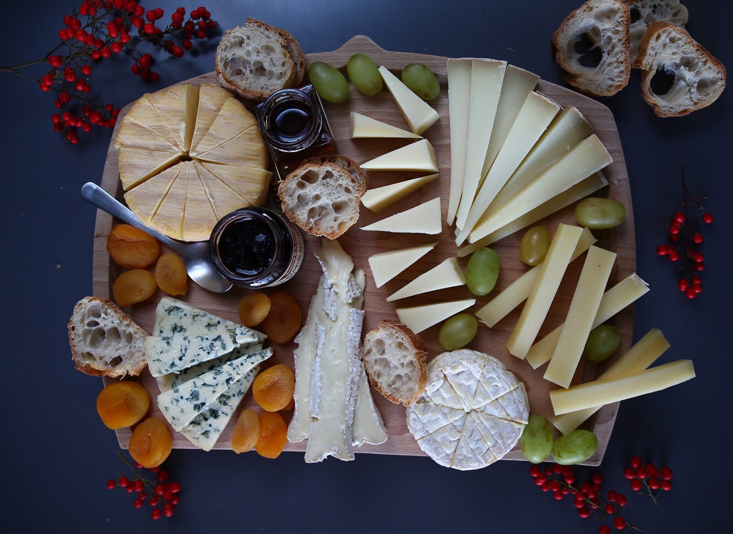 Plateau de fromages et de charcuterie