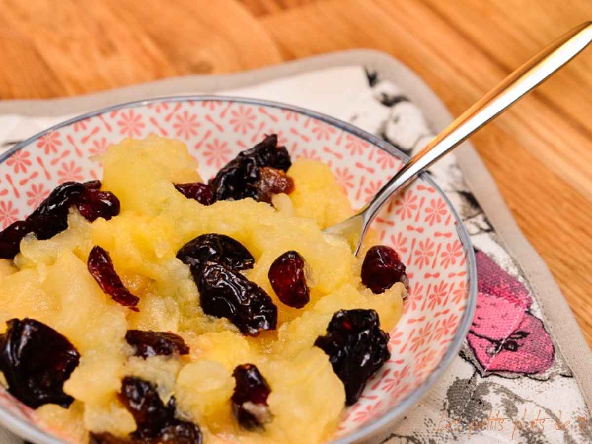 Compote de pommes, pruneaux et cranberries au microondes en mode