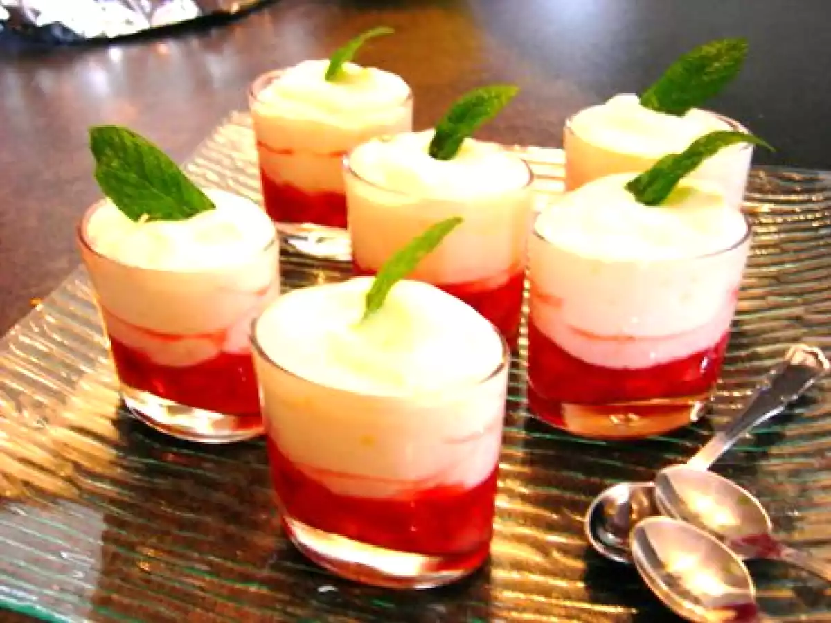 Compotée de fraises et son sirop, mousse au fromage blanc citronnée - photo 2