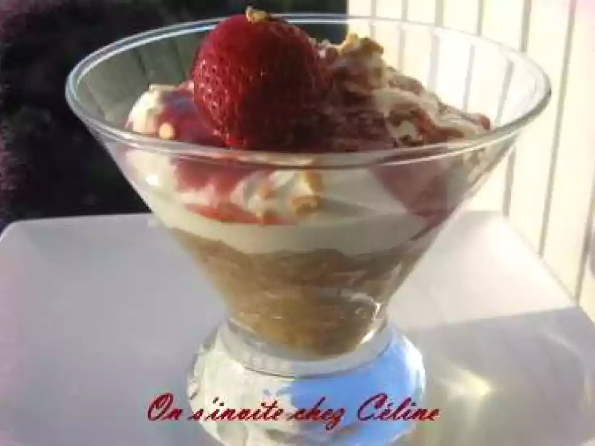 Compotée de pommes-bananes et coulis de framboises