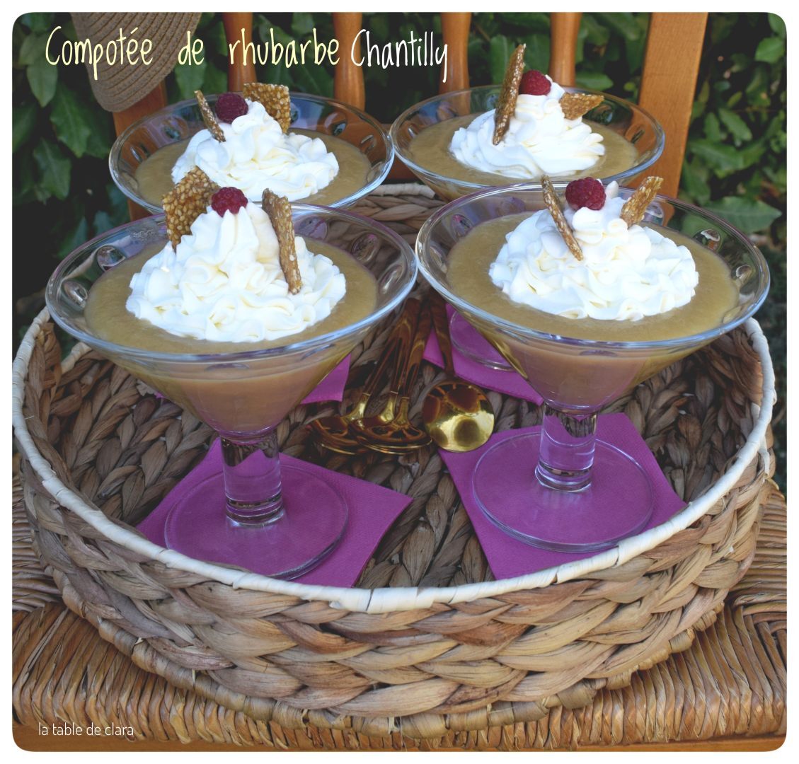 Recette de compotée de rhubarbe et chantilly