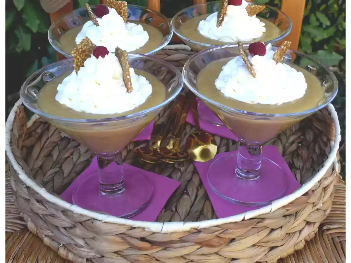 Compotée de rhubarbe et chantilly