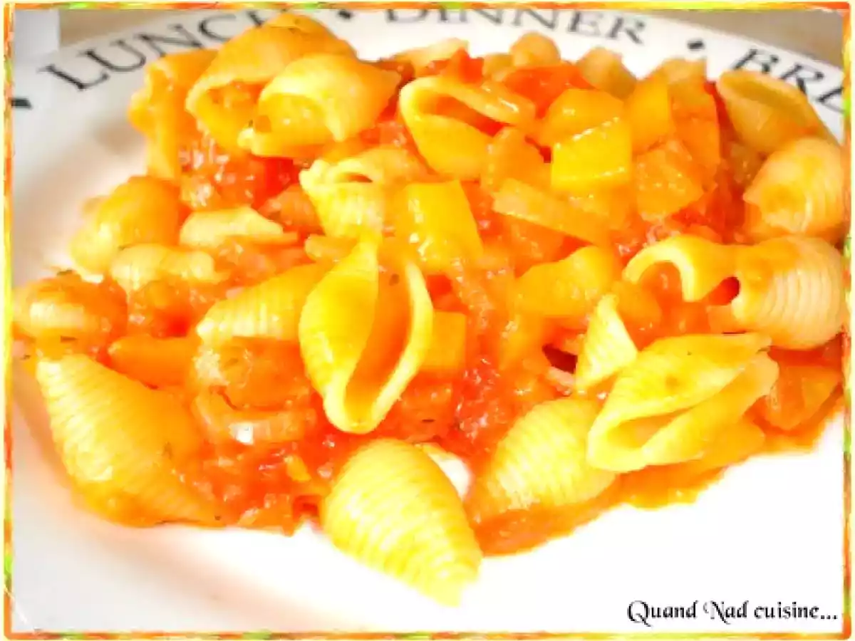 Conchiglie à la fondue de poivrons et de tomates