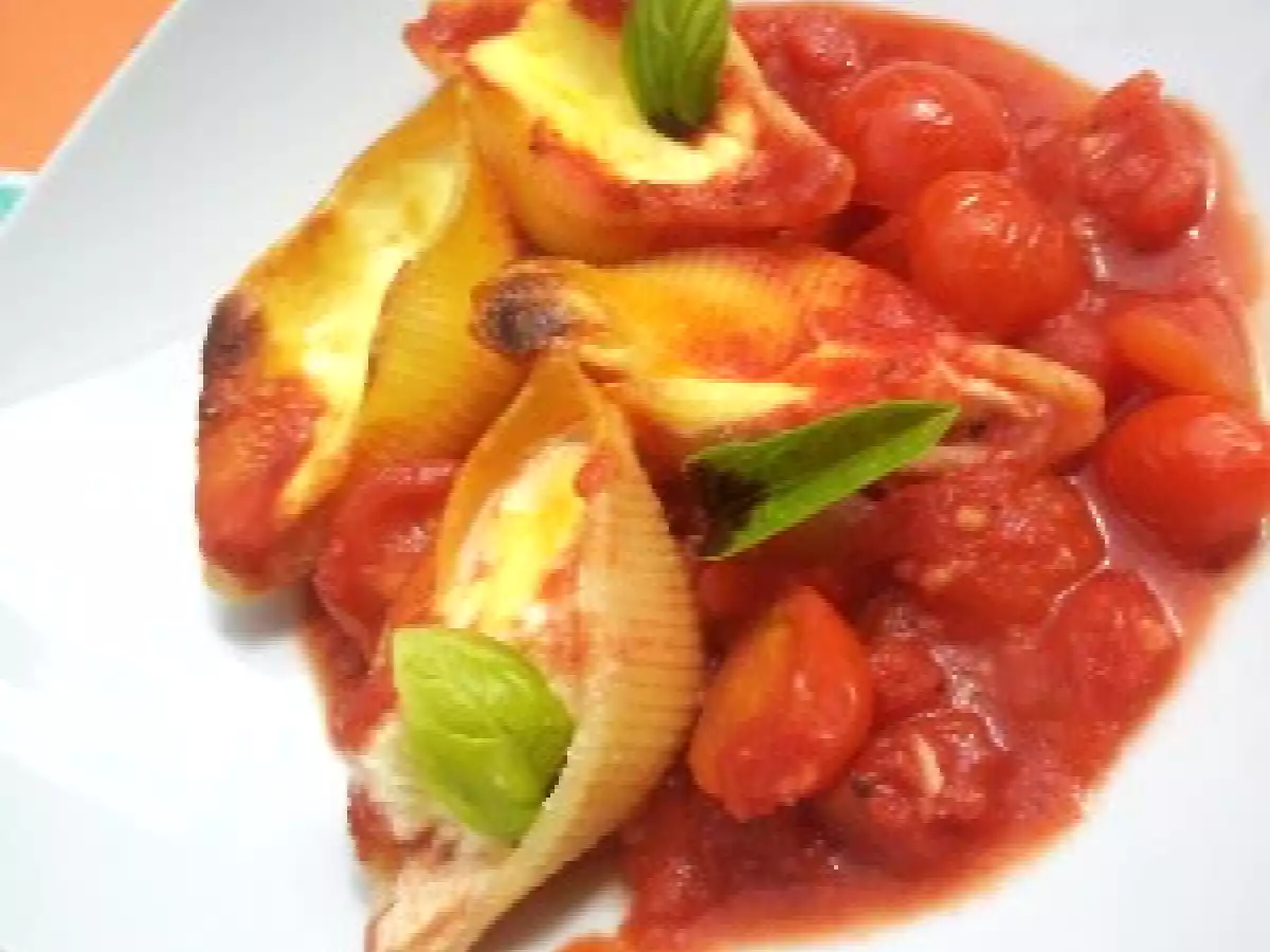Conchiglioni farcis aux trois fromages et tomates cerises rôties