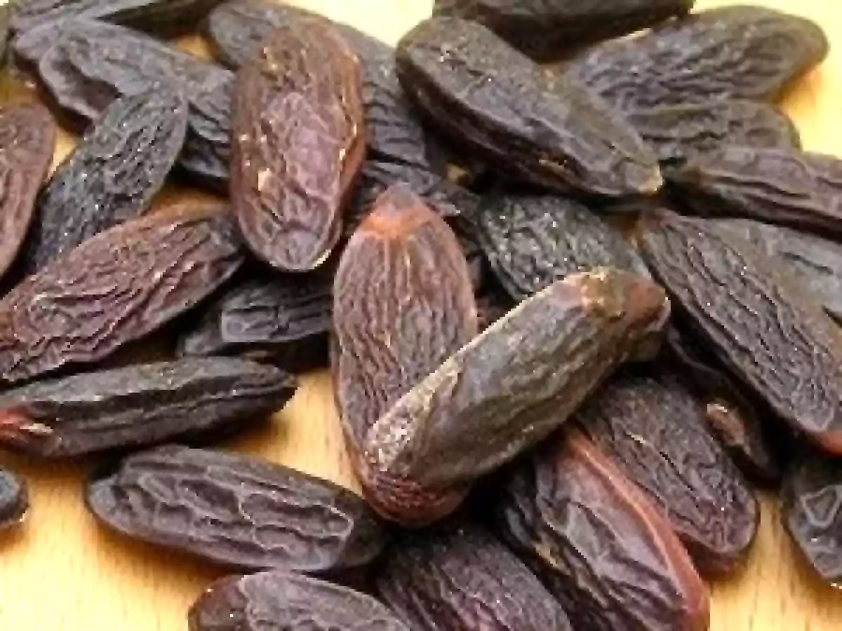 Confiture à la rhubarbe, au citron et à la fève Tonka