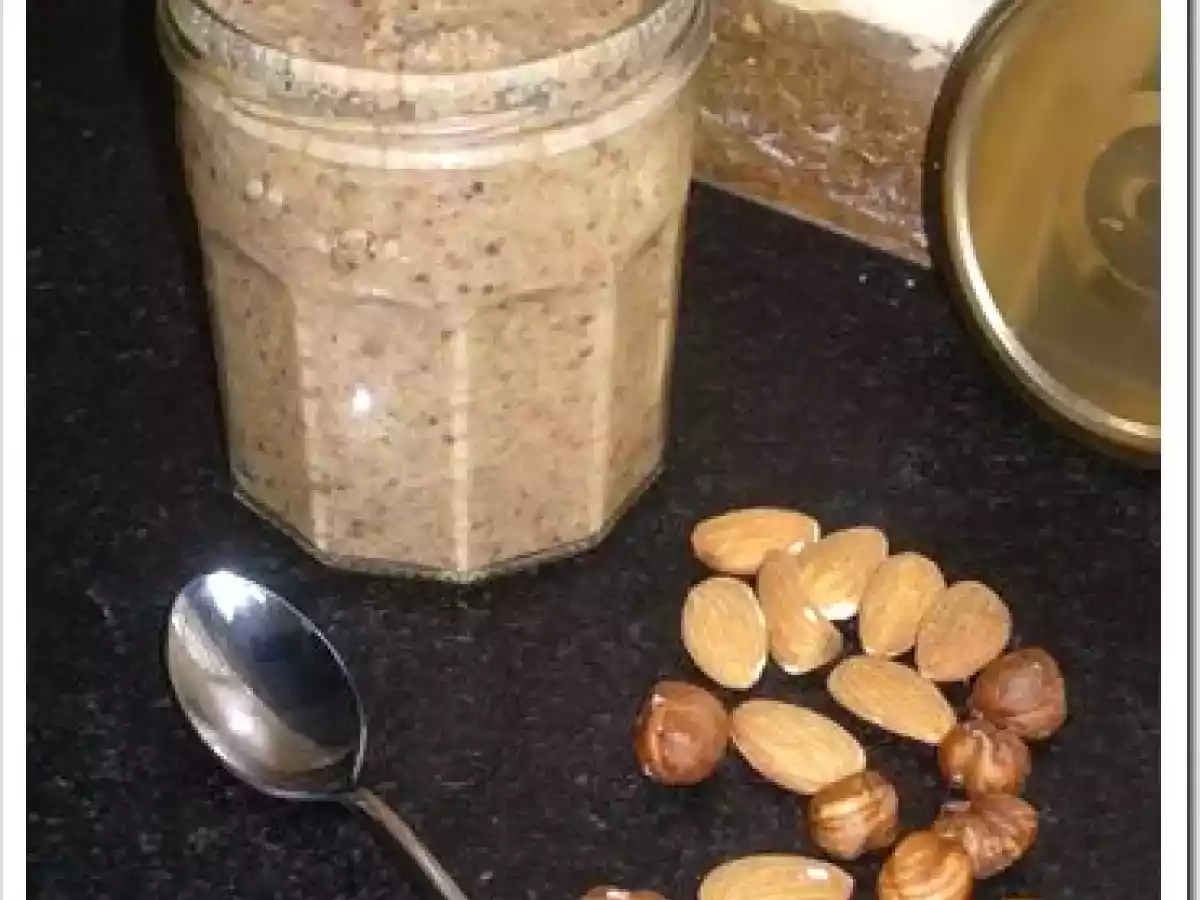 ** Confiture de lait aux Amandes et Noisettes Torréfiées - Grillées**