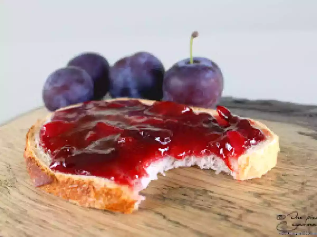 Confiture de prunes à l'amande - photo 2