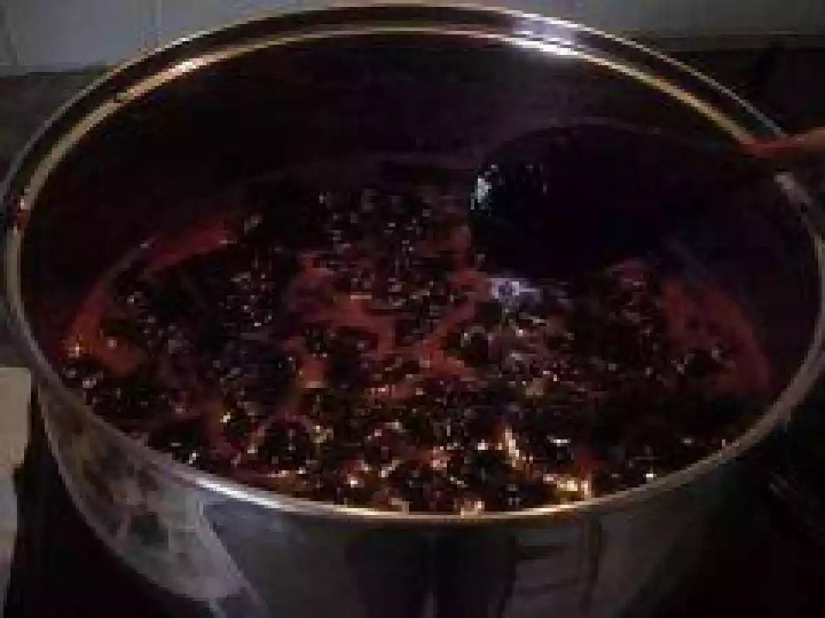 Confiture de quetsches à la cannelle