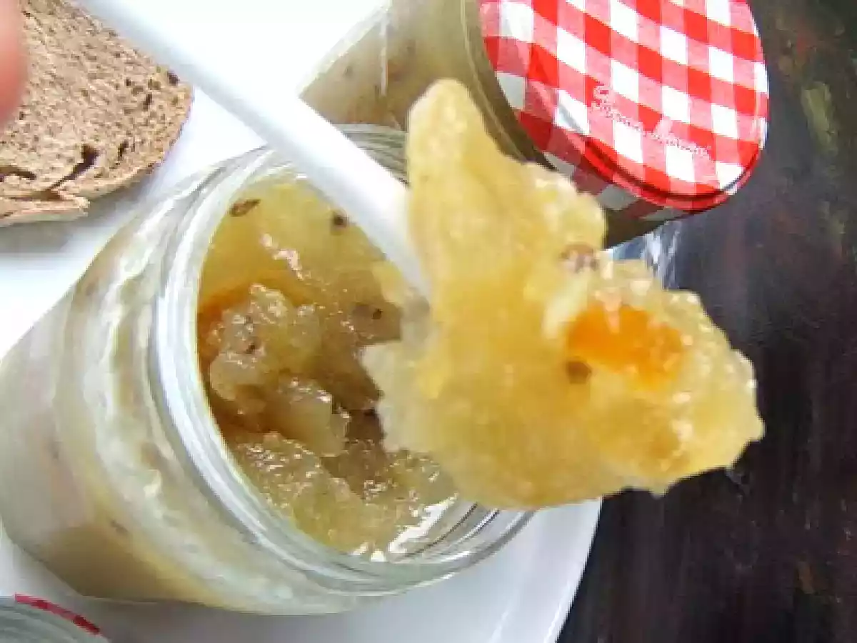 Confiture de raisins blancs à l'écorce d'orange confite