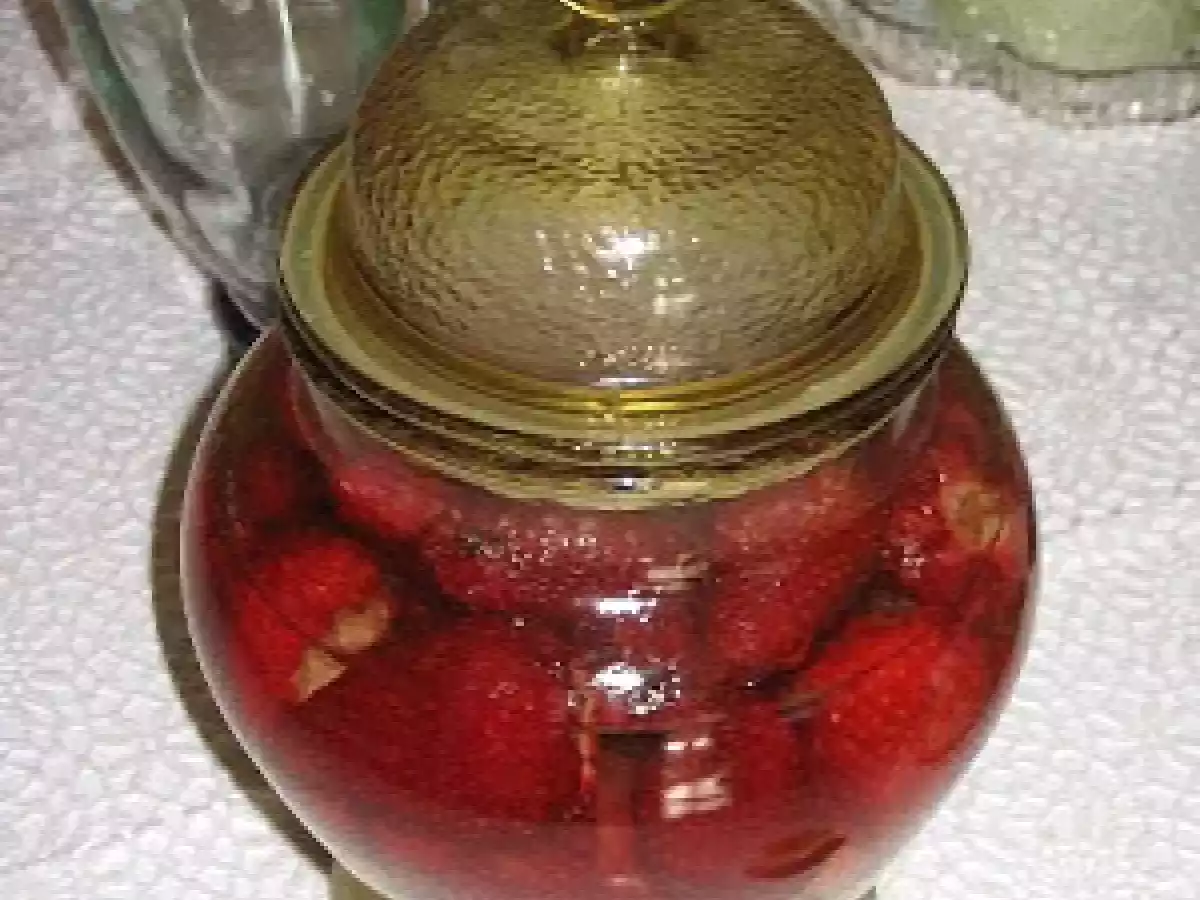 Confiture de vieux garçon ou fruits à l'alcool