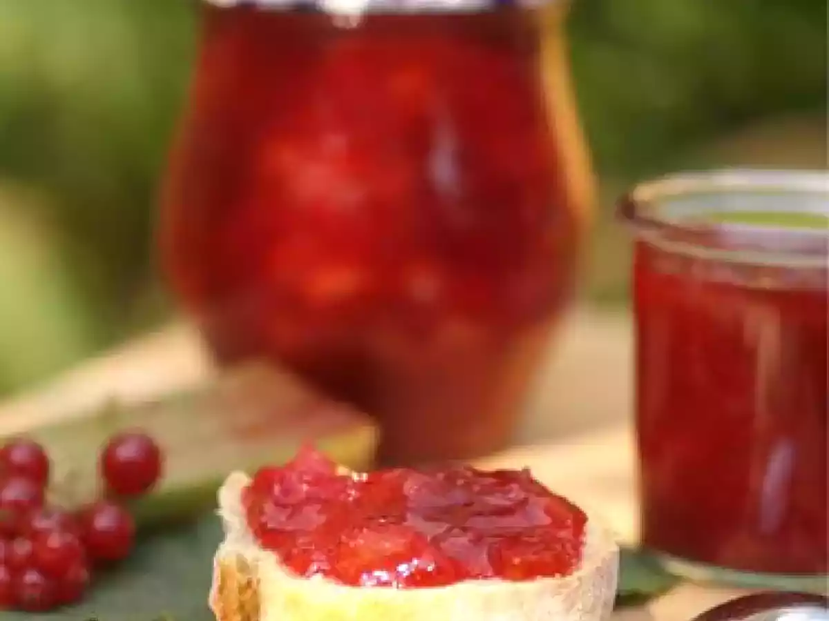 Confiture groseille - rhubarbe à la vanille