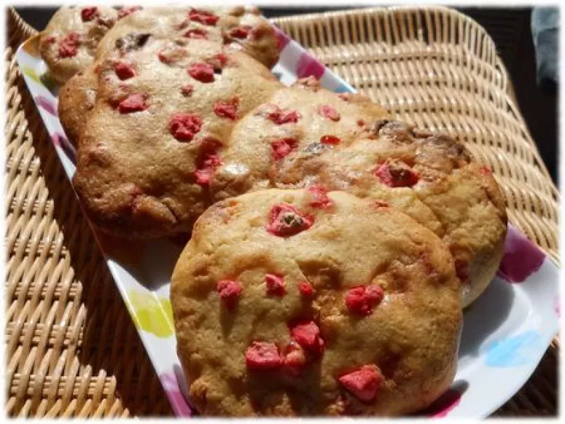 Cookies à la praline rose et au chocolat blanc