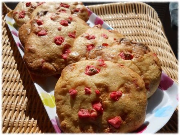 Cookies à la praline rose et au chocolat blanc